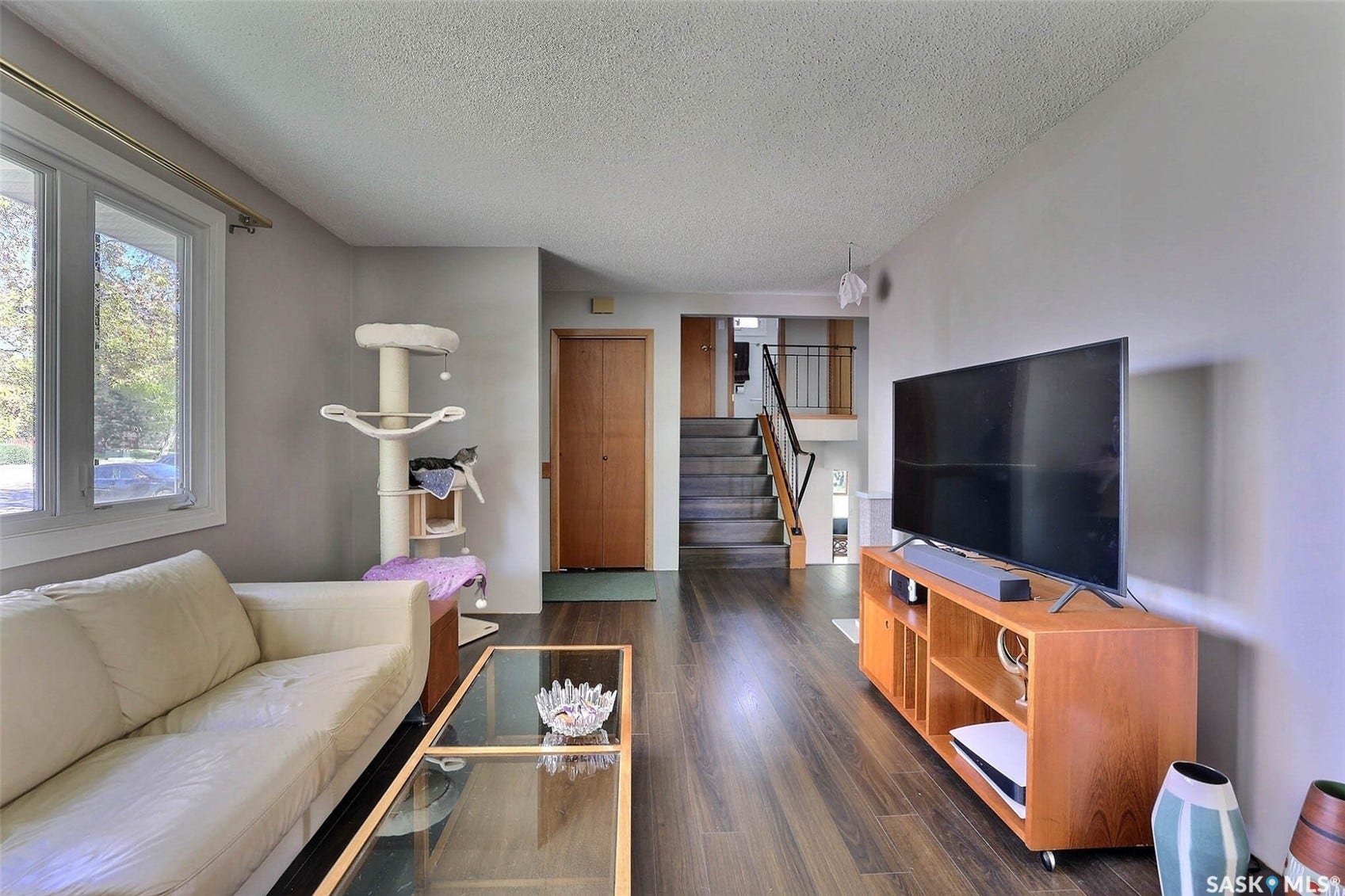 1425 9th Avenue N, Regina SK S4R 0E6
