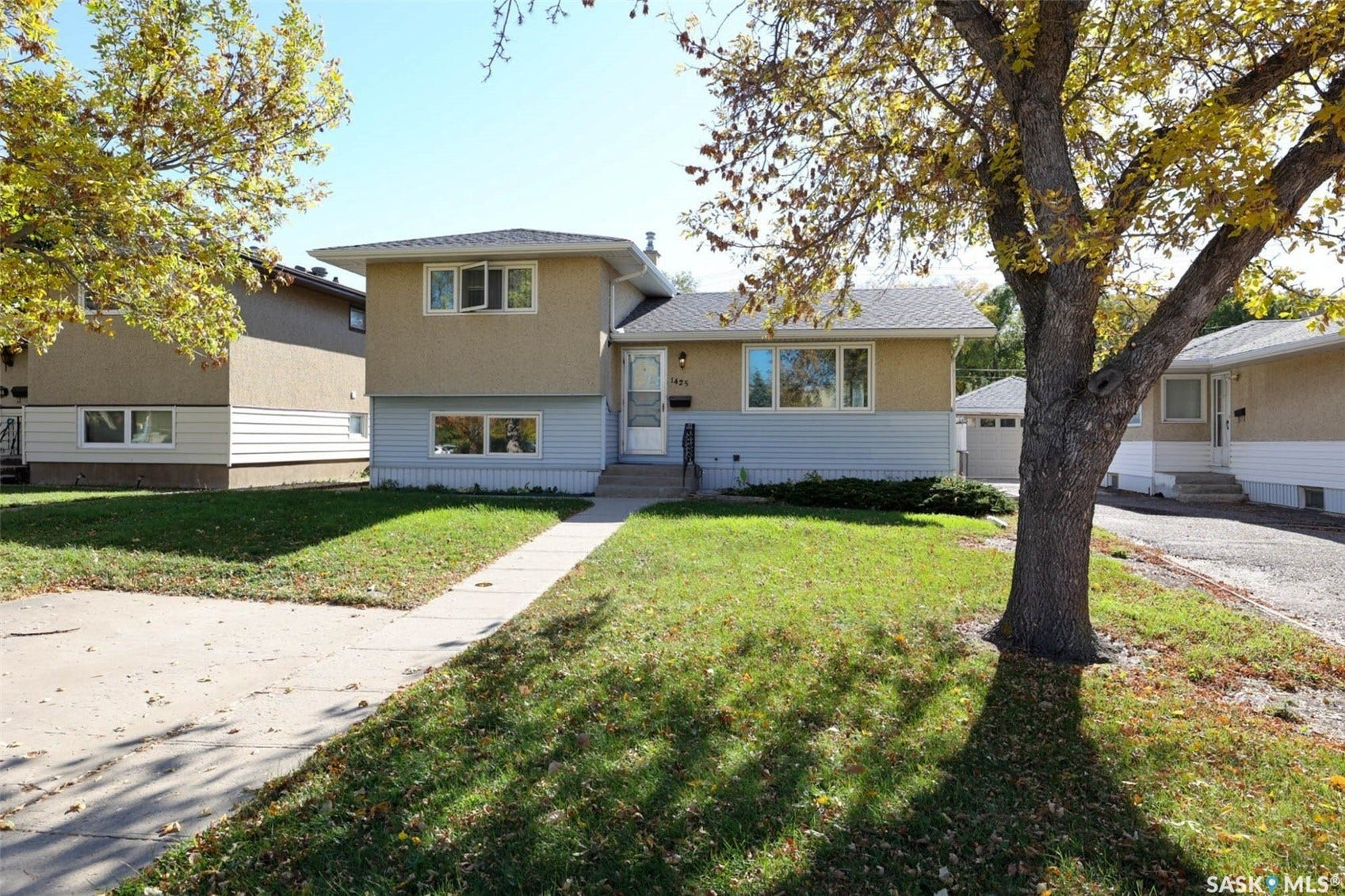 1425 9th Avenue N, Regina SK S4R 0E6