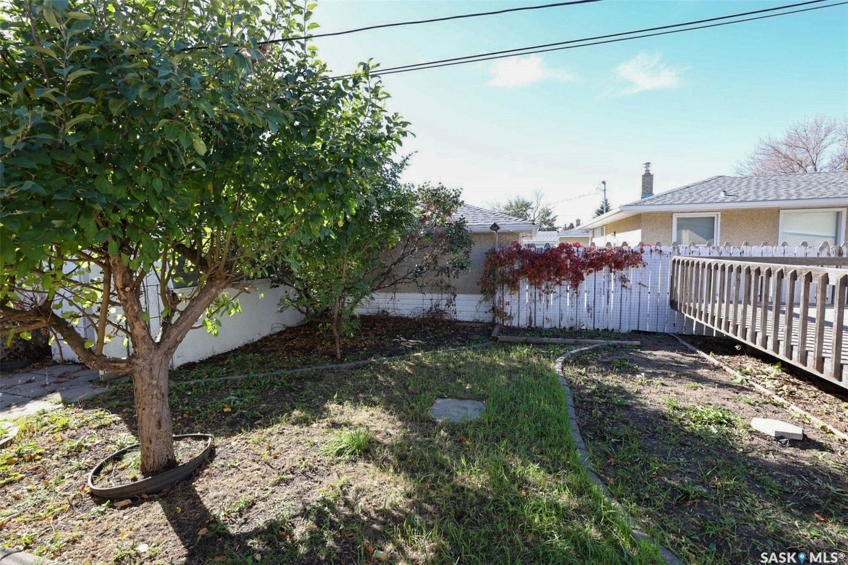 1425 9th Avenue N, Regina SK S4R 0E6
