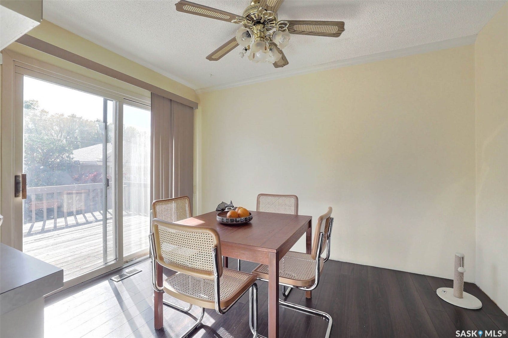 1425 9th Avenue N, Regina SK S4R 0E6