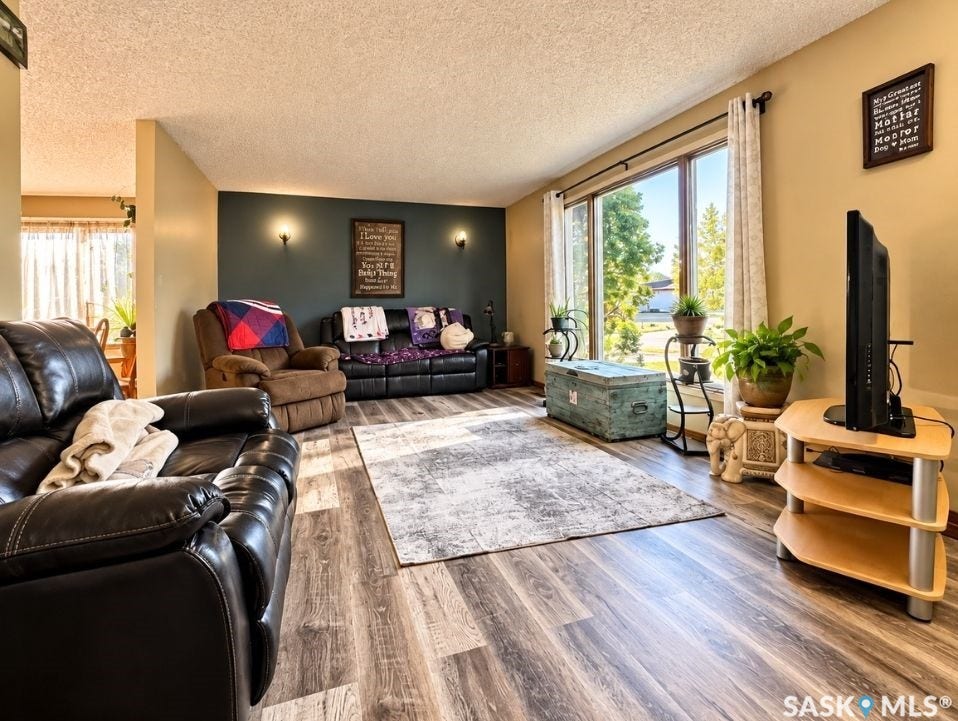 302 Cowie Crescent, Swift Current SK S9H 4W7