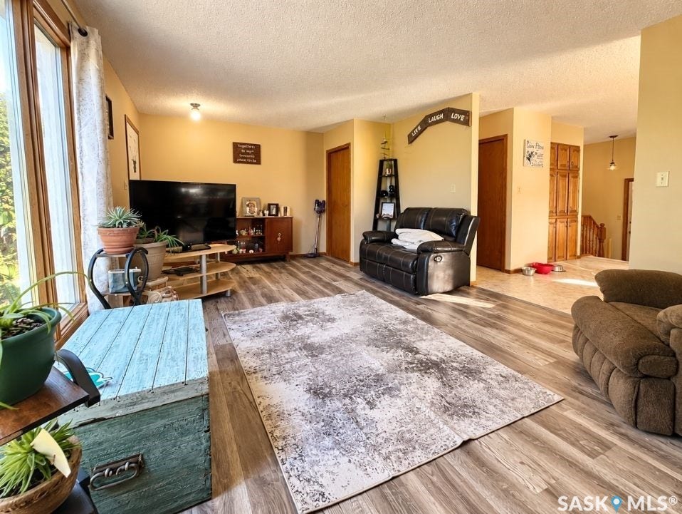 302 Cowie Crescent, Swift Current SK S9H 4W7