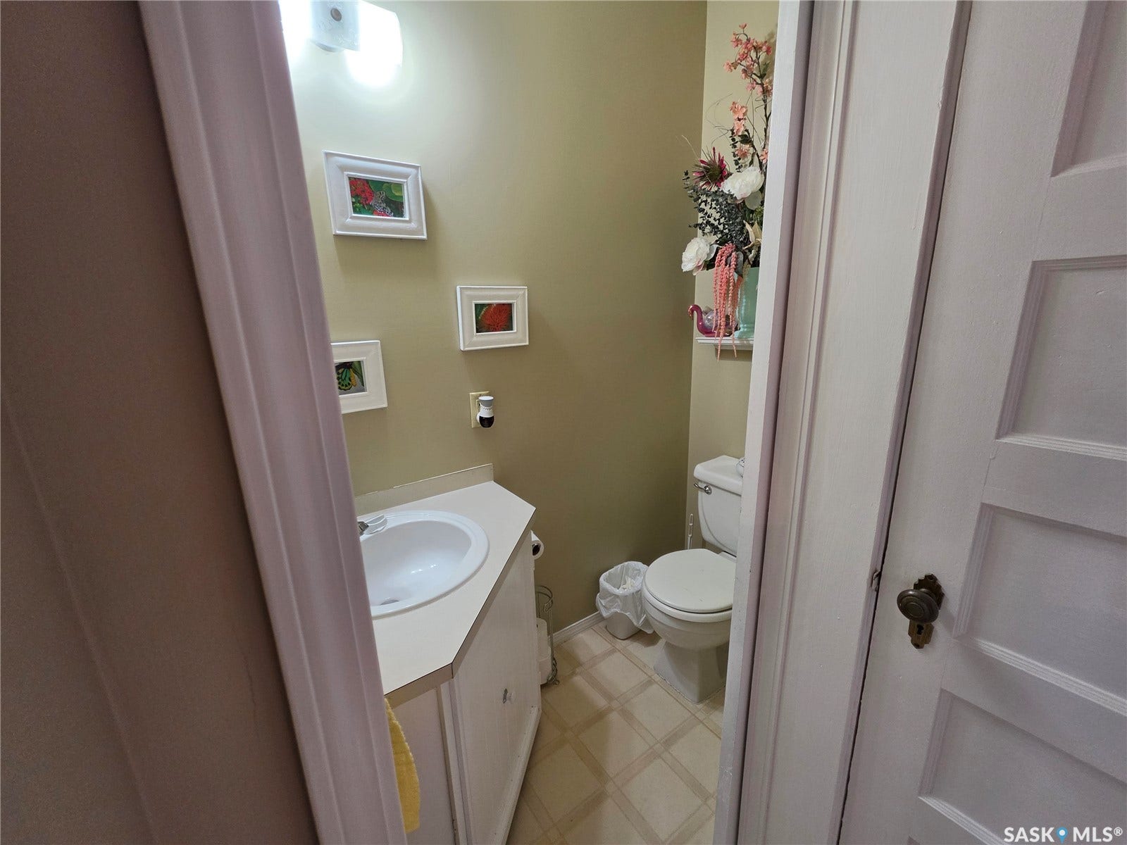 409 3rd Avenue W, Meadow Lake SK S9X 1B8