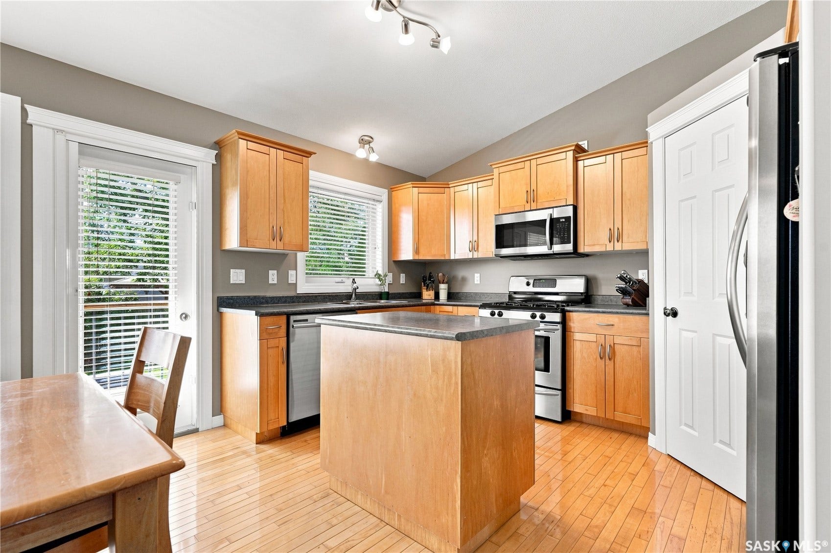 410 Bourgonje Court, Saskatoon SK S7S 1L7
