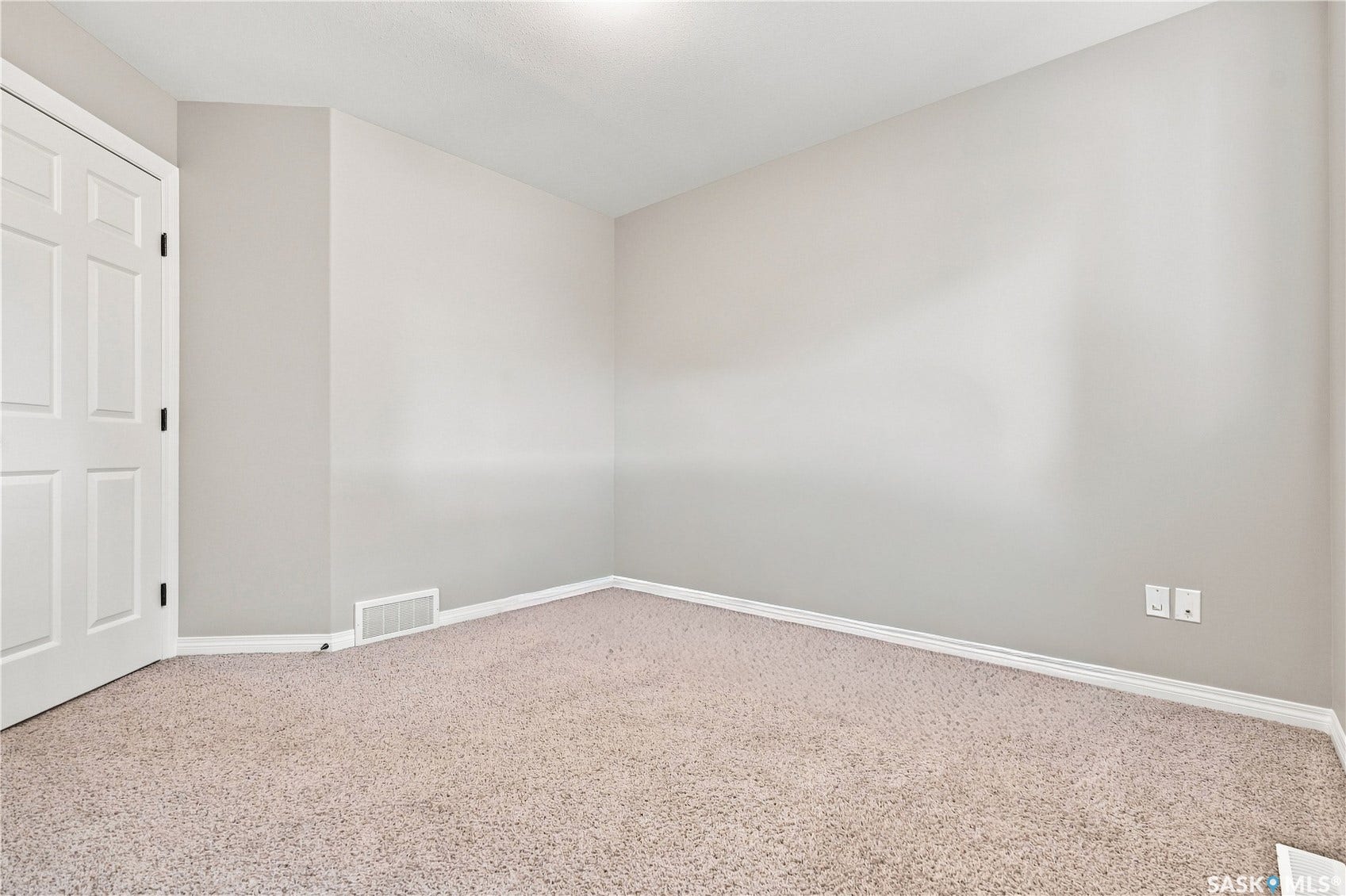 410 Bourgonje Court, Saskatoon SK S7S 1L7