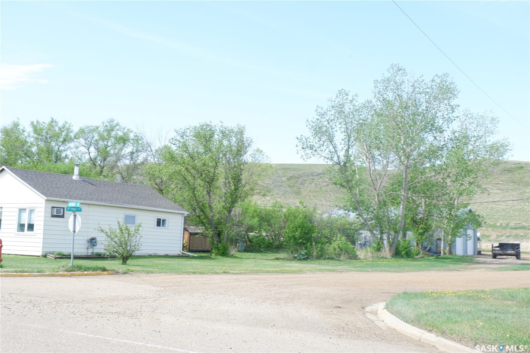 11 B Avenue, Willow Bunch SK S0H 4K0