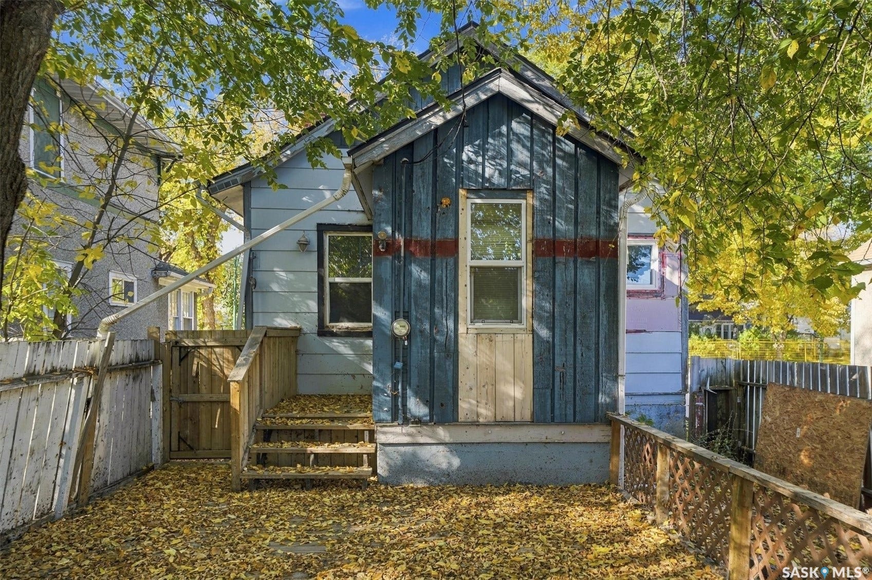 1224 B Avenue N, Saskatoon SK S7L 1G3