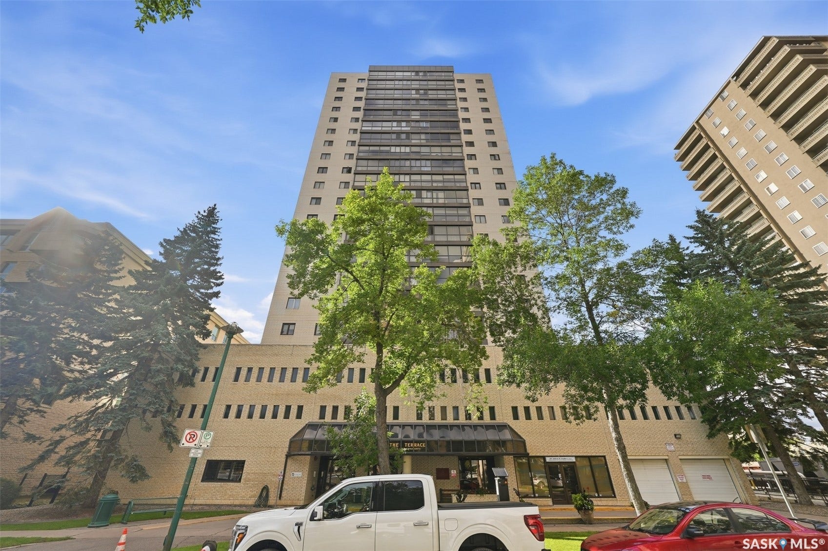 315 5th Avenue N, #1702, Saskatoon SK S7K 5Z8