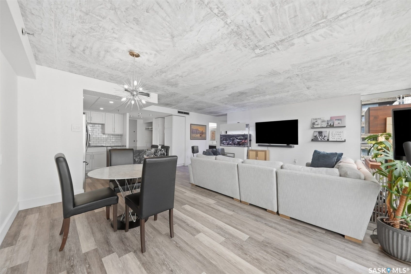 315 5th Avenue N, #1702, Saskatoon SK S7K 5Z8