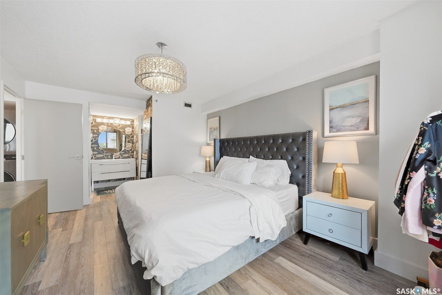 315 5th Avenue N, #1702, Saskatoon SK S7K 5Z8