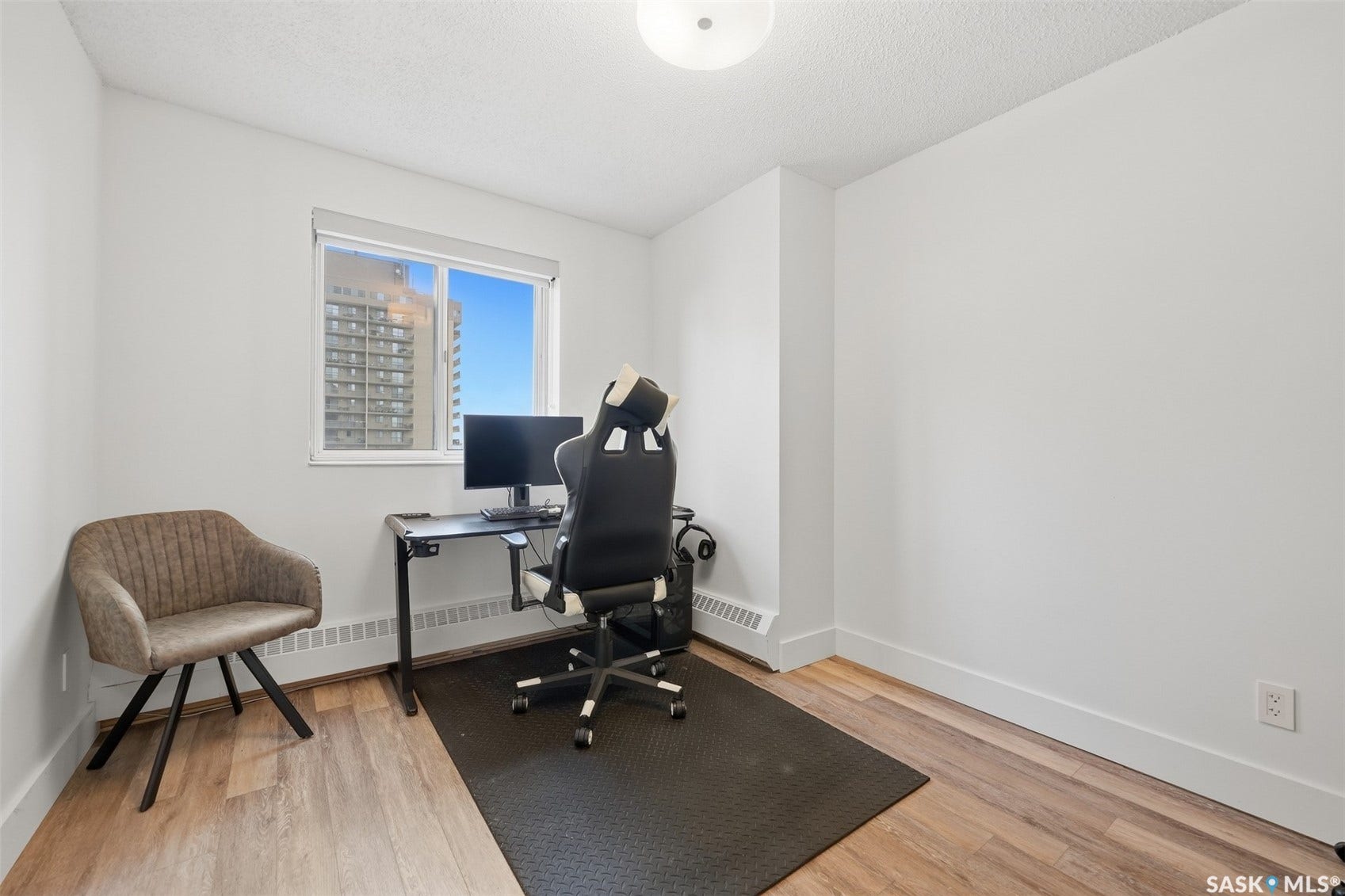 315 5th Avenue N, #1702, Saskatoon SK S7K 5Z8