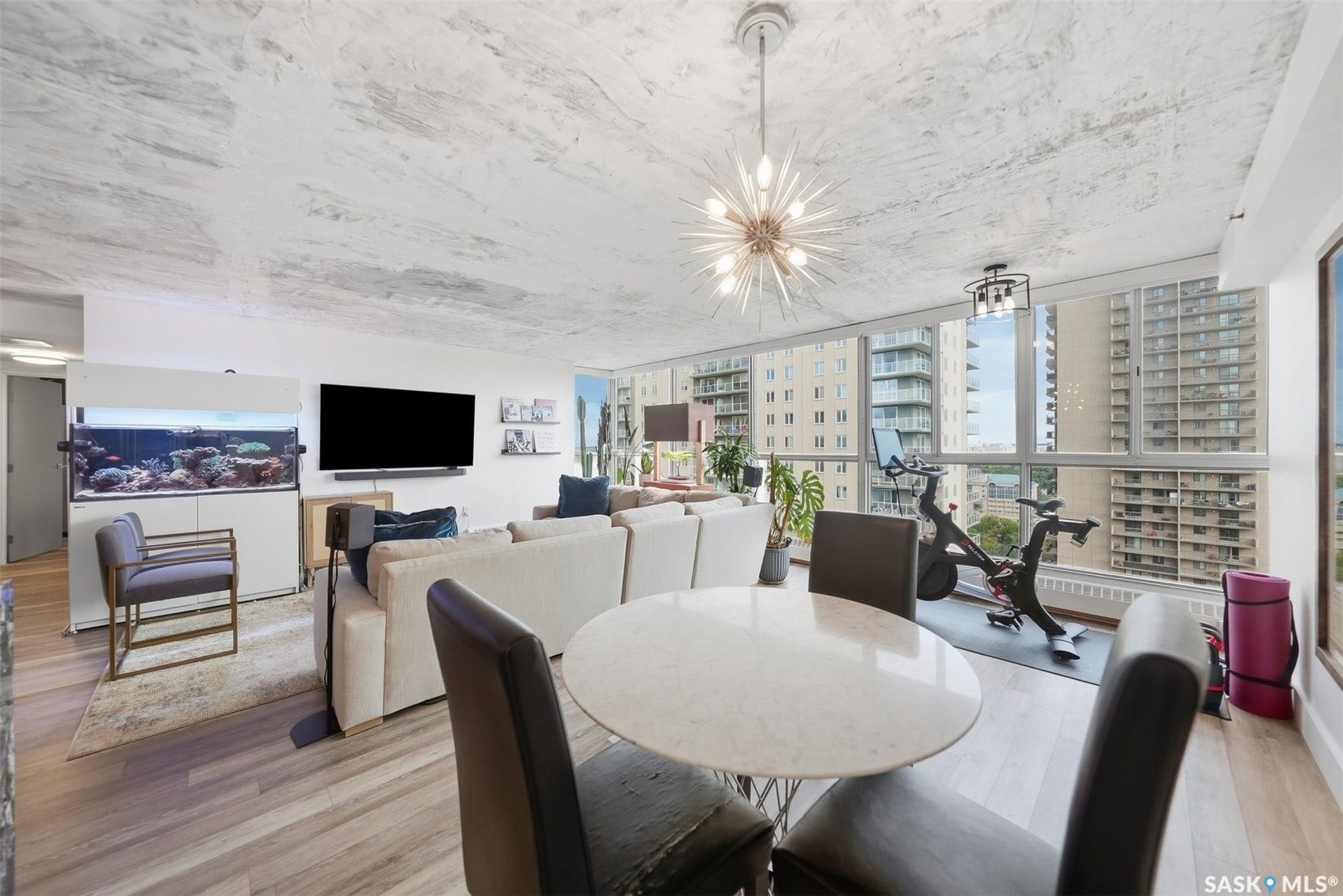 315 5th Avenue N, #1702, Saskatoon SK S7K 5Z8
