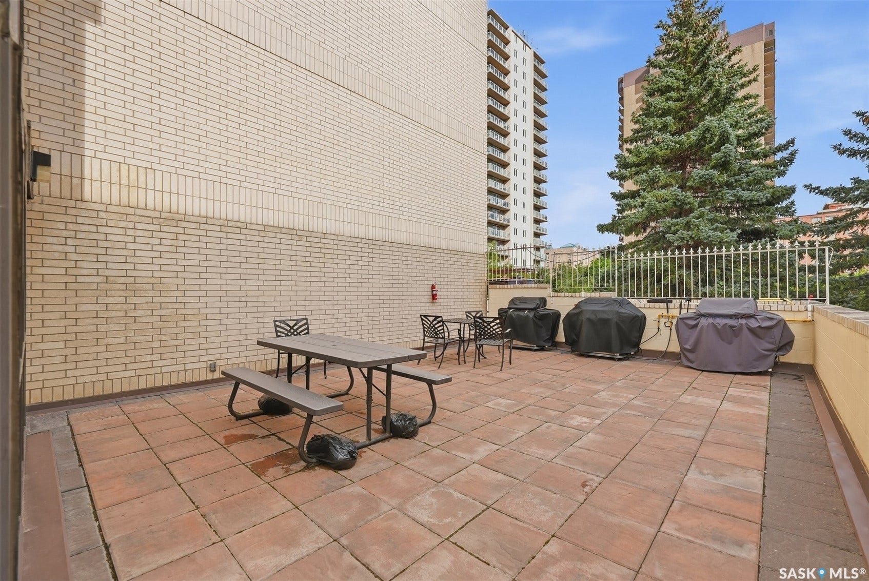 315 5th Avenue N, #1702, Saskatoon SK S7K 5Z8