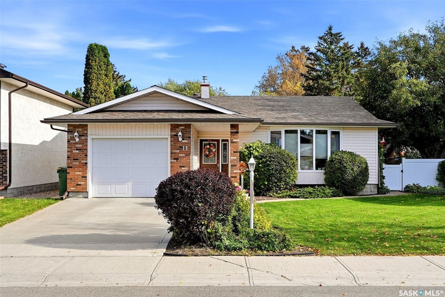 Property photo for 11 Green Meadow Road, Regina SK