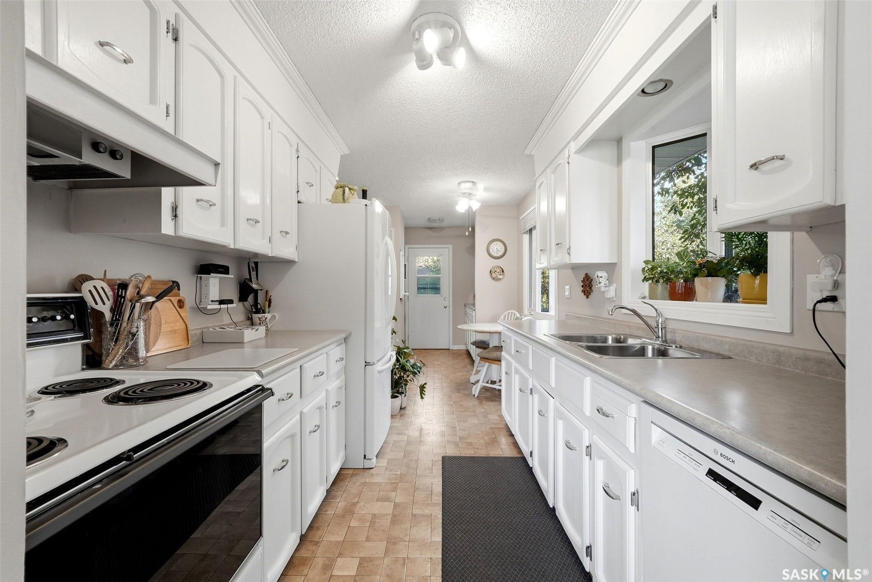 11 Green Meadow Road, Regina SK S4V 0A4