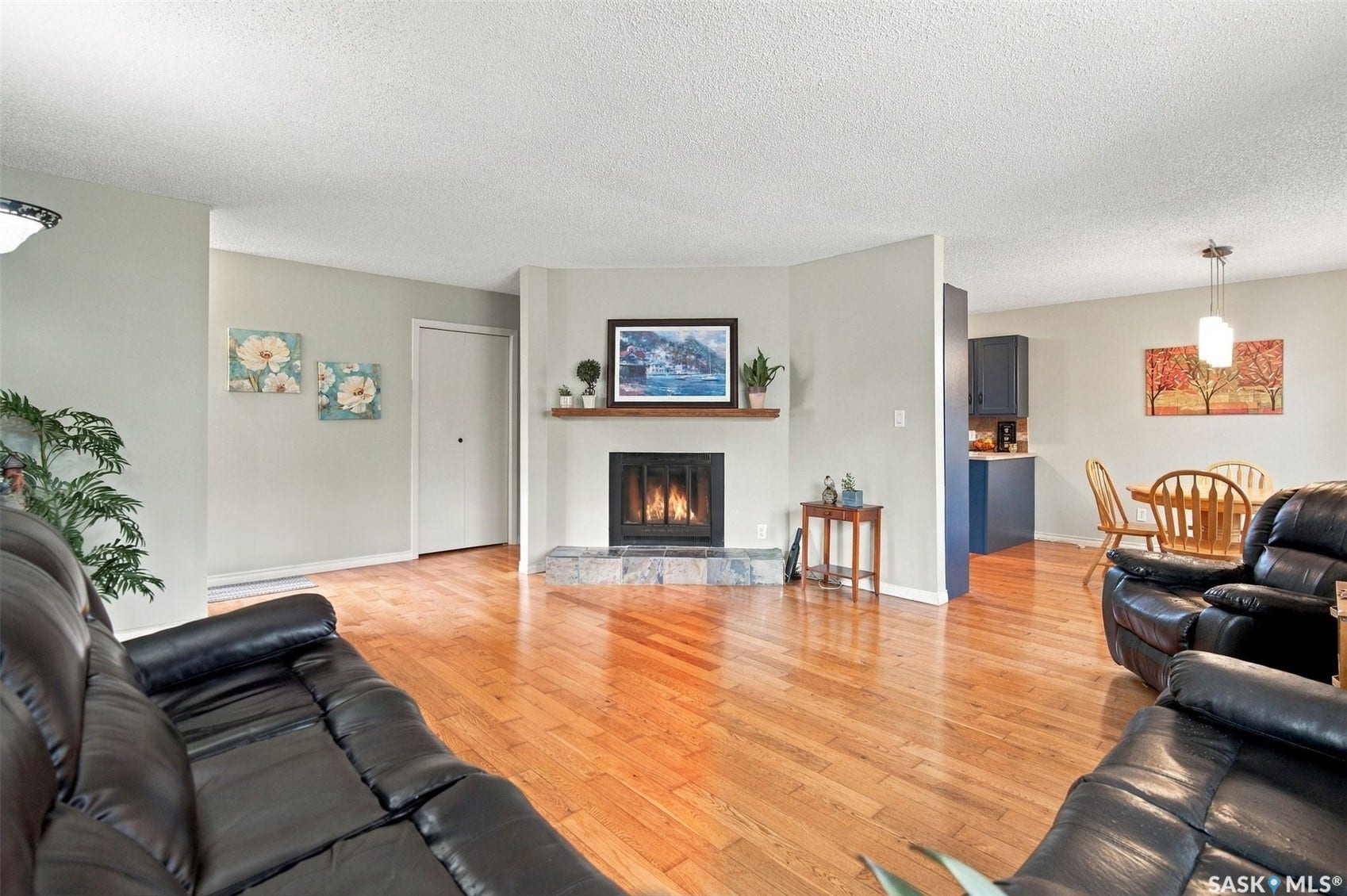 Flame in fireplace is AI generated. Seller has never used fireplace