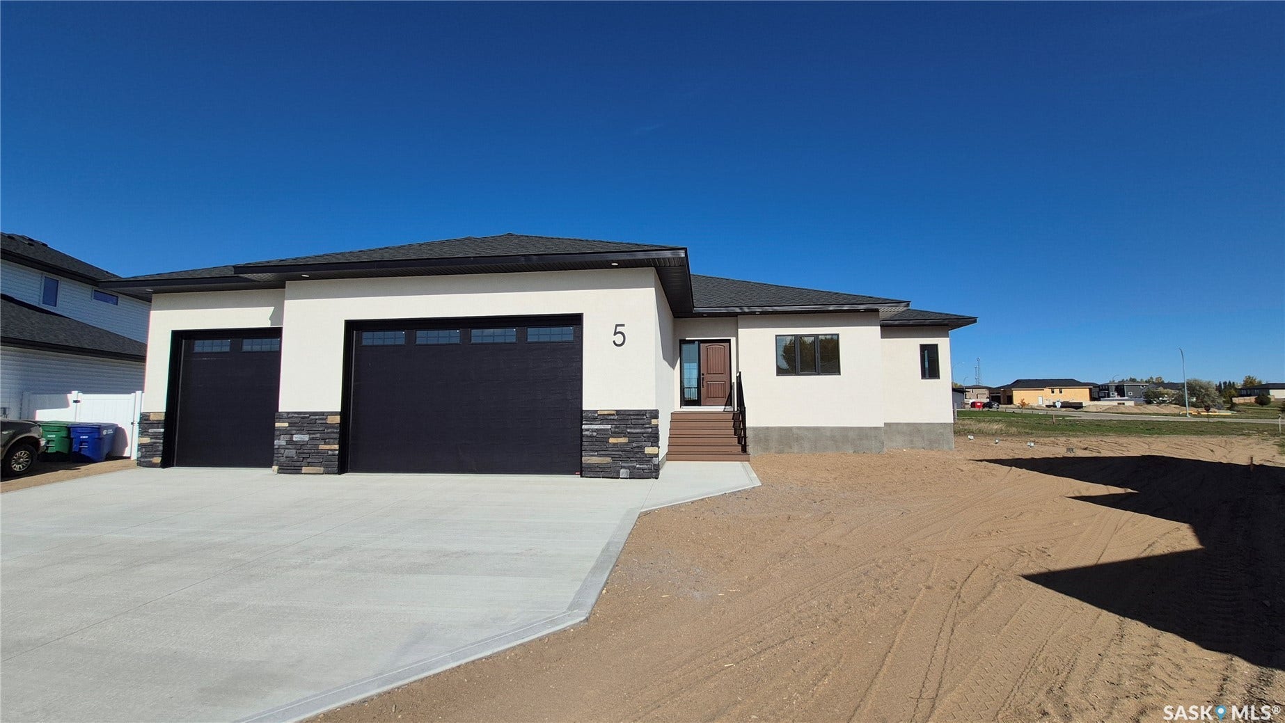 5 Aaron Court, Pilot Butte SK S0G 3Z0