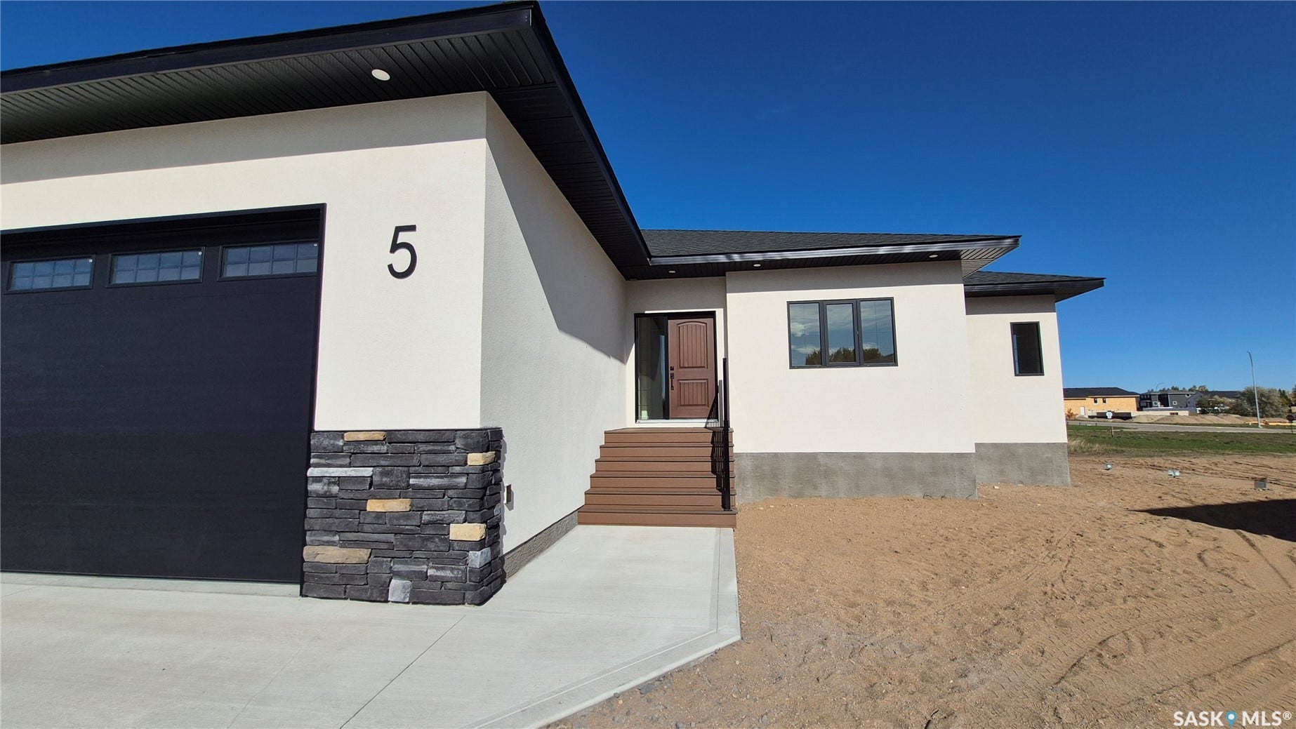5 Aaron Court, Pilot Butte SK S0G 3Z0