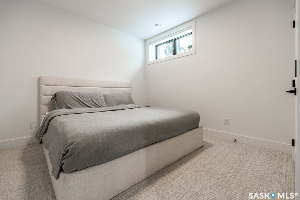 656 Pepper Bend, Saskatoon SK S7V 1T3