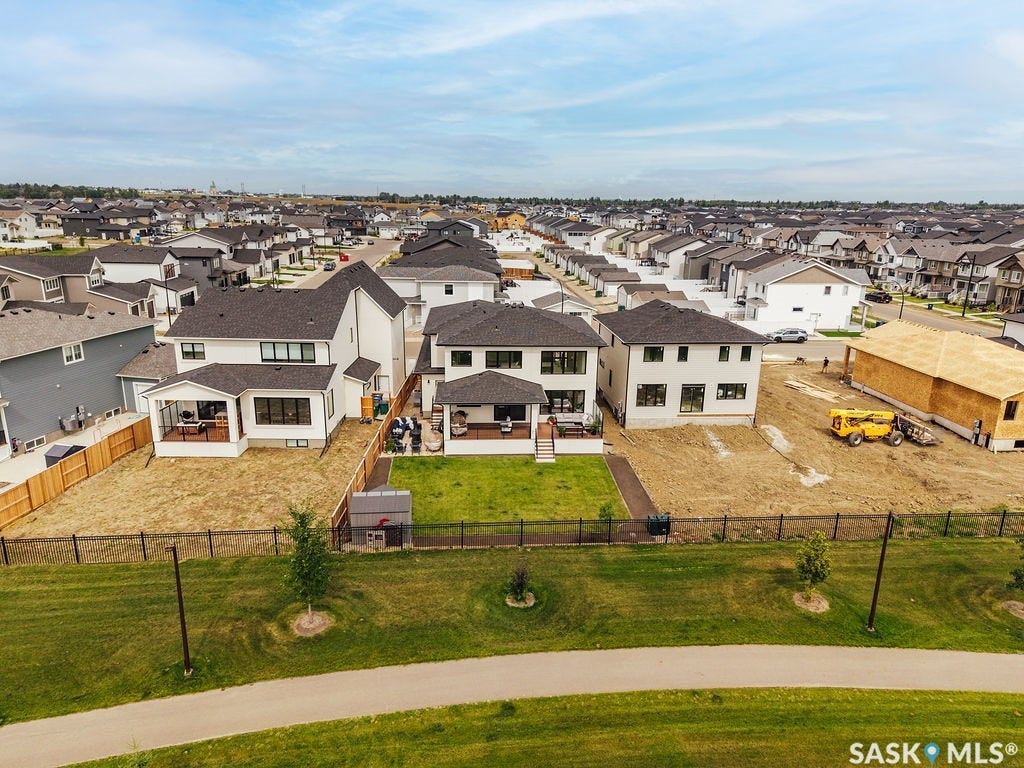 656 Pepper Bend, Saskatoon SK S7V 1T3