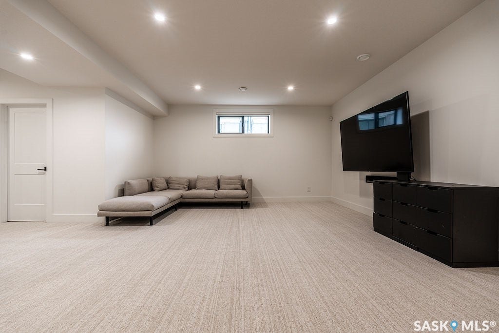 656 Pepper Bend, Saskatoon SK S7V 1T3