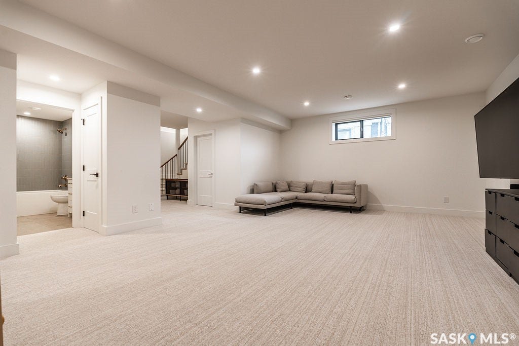 656 Pepper Bend, Saskatoon SK S7V 1T3