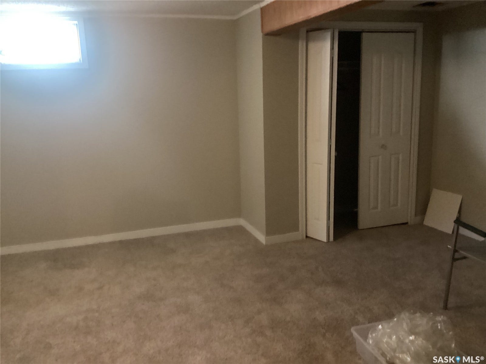 Neutral paint palette with carpeting, providing a versatile foundation