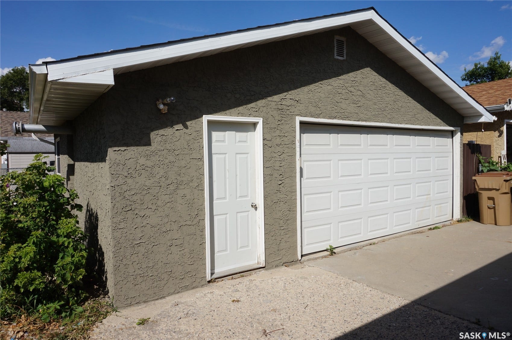 Double Heated Garage
