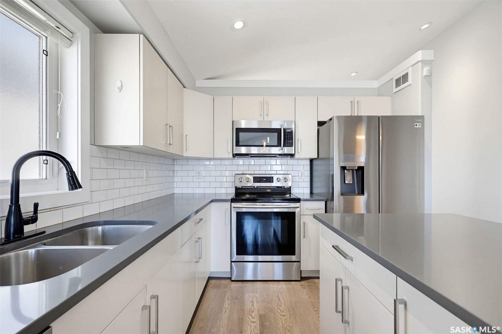 3814 33rd Street W, Saskatoon SK S7R 0M1