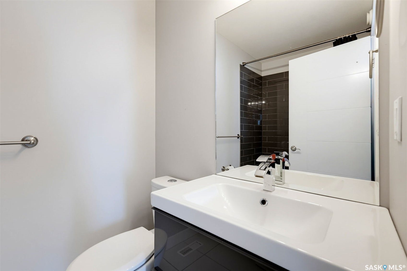 3814 33rd Street W, Saskatoon SK S7R 0M1