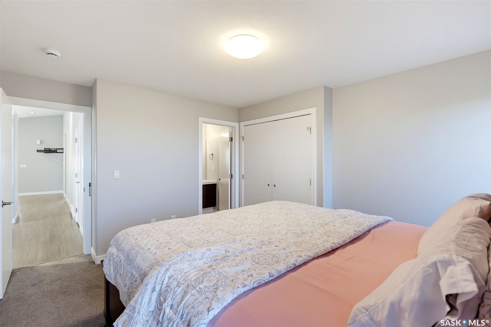3814 33rd Street W, Saskatoon SK S7R 0M1