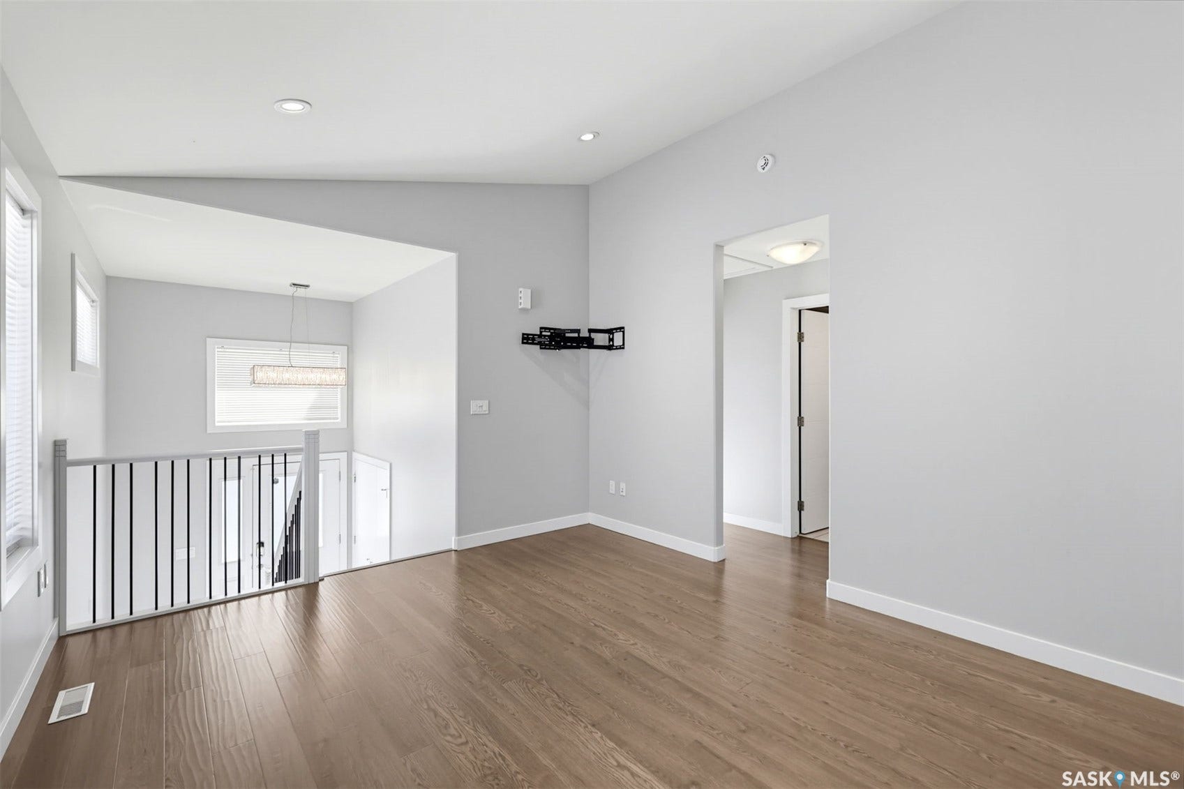 3814 33rd Street W, Saskatoon SK S7R 0M1