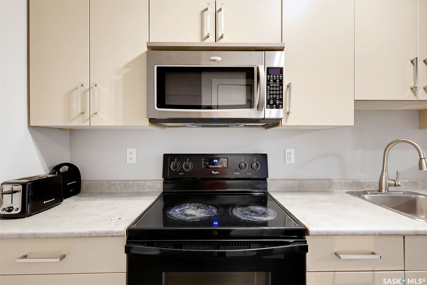 3814 33rd Street W, Saskatoon SK S7R 0M1