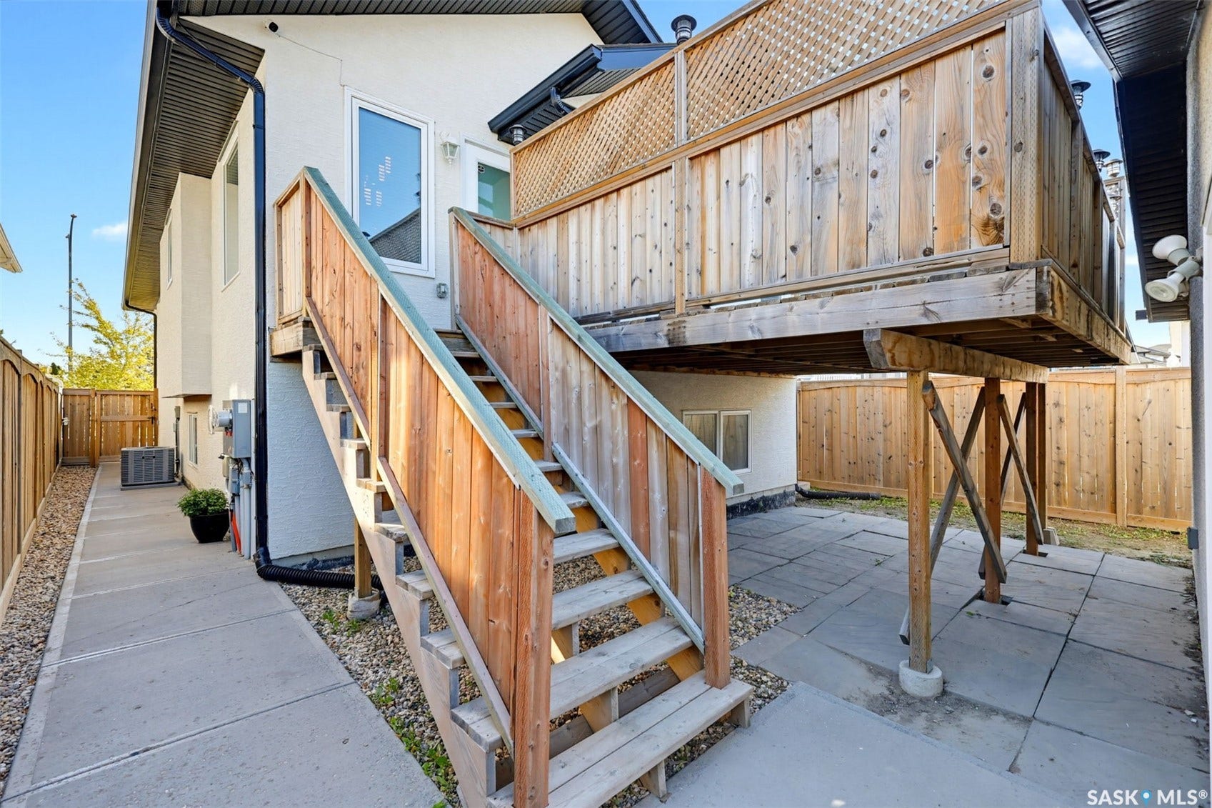 3814 33rd Street W, Saskatoon SK S7R 0M1