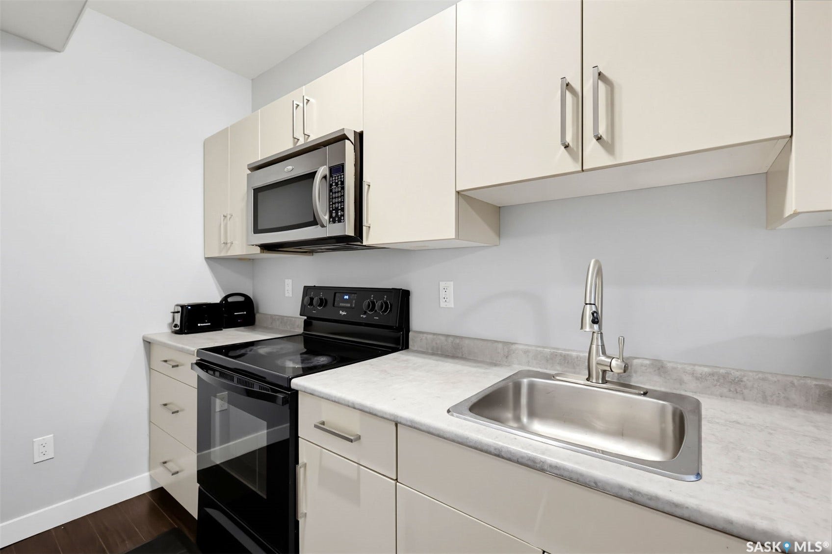 3814 33rd Street W, Saskatoon SK S7R 0M1