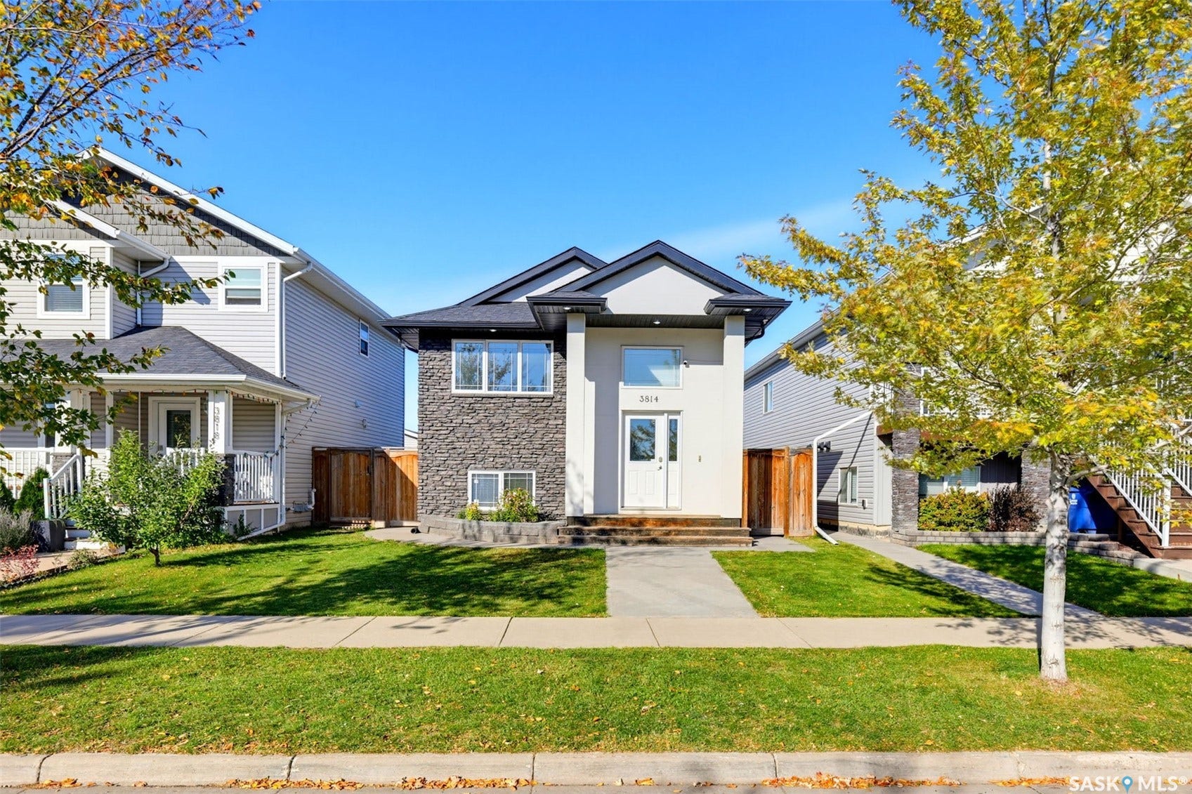 3814 33rd Street W, Saskatoon SK S7R 0M1