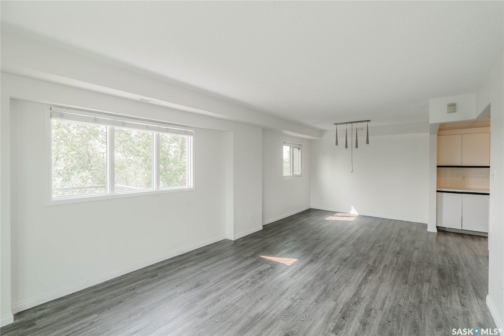 611 University Drive, #404, Saskatoon SK S7N 3Z1
