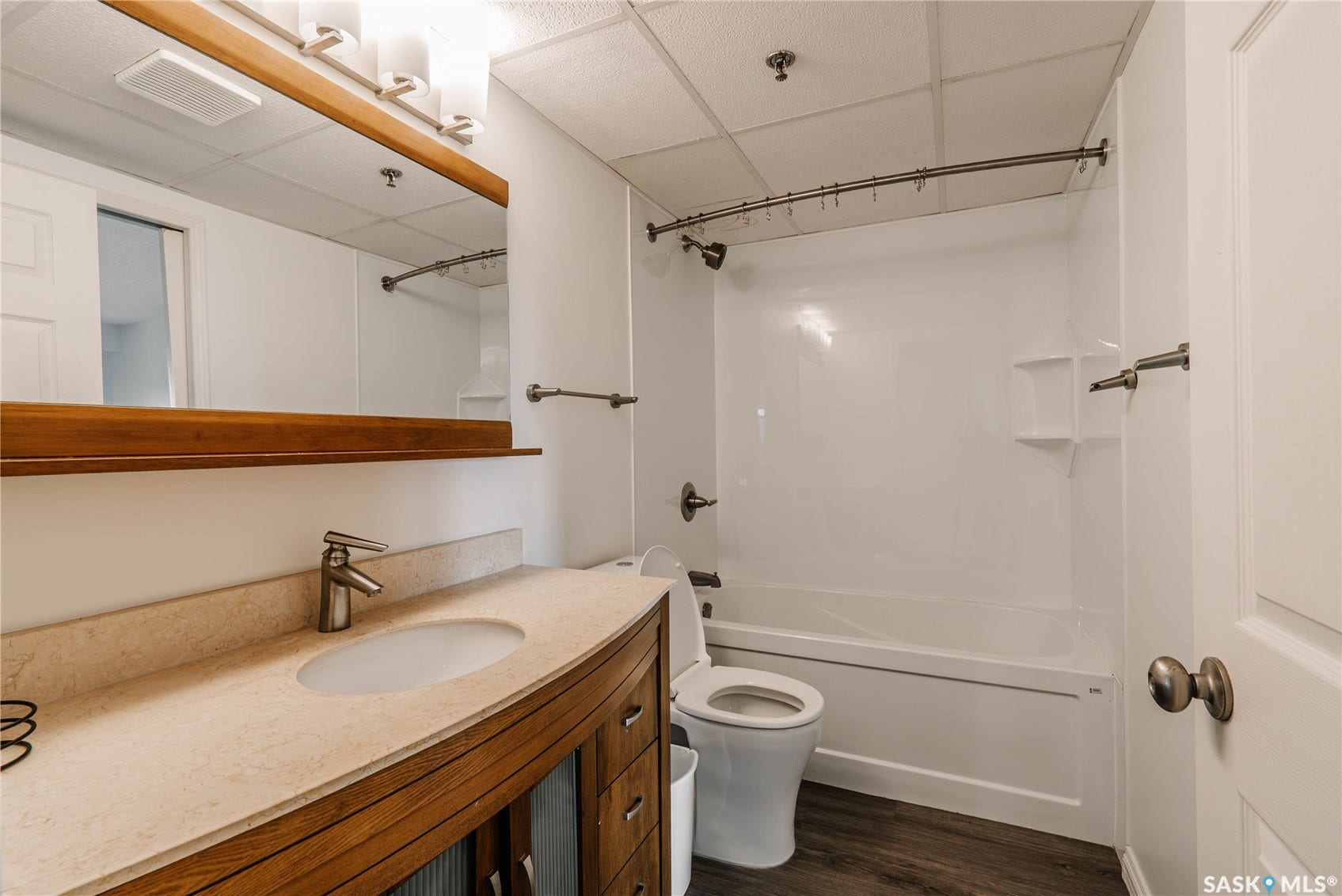 611 University Drive, #404, Saskatoon SK S7N 3Z1