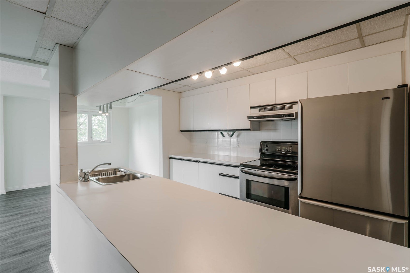 611 University Drive, #404, Saskatoon SK S7N 3Z1