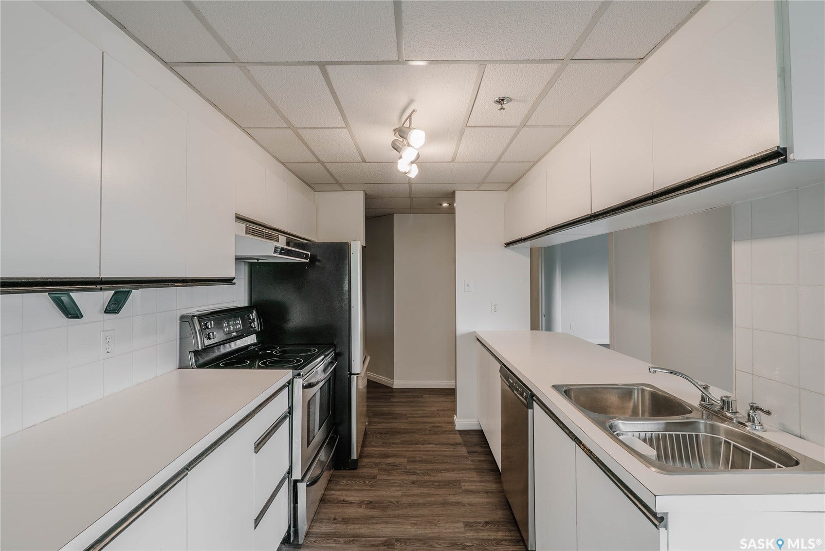 611 University Drive, #404, Saskatoon SK S7N 3Z1
