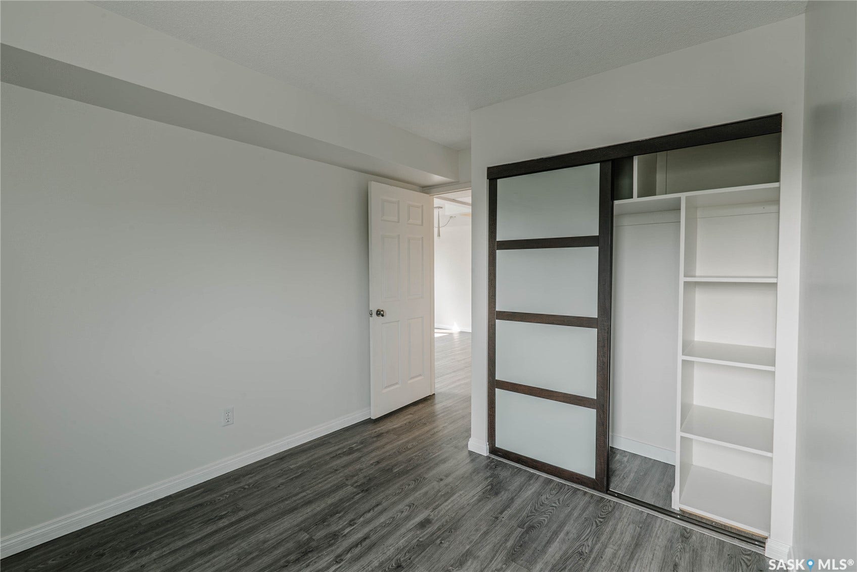 611 University Drive, #404, Saskatoon SK S7N 3Z1
