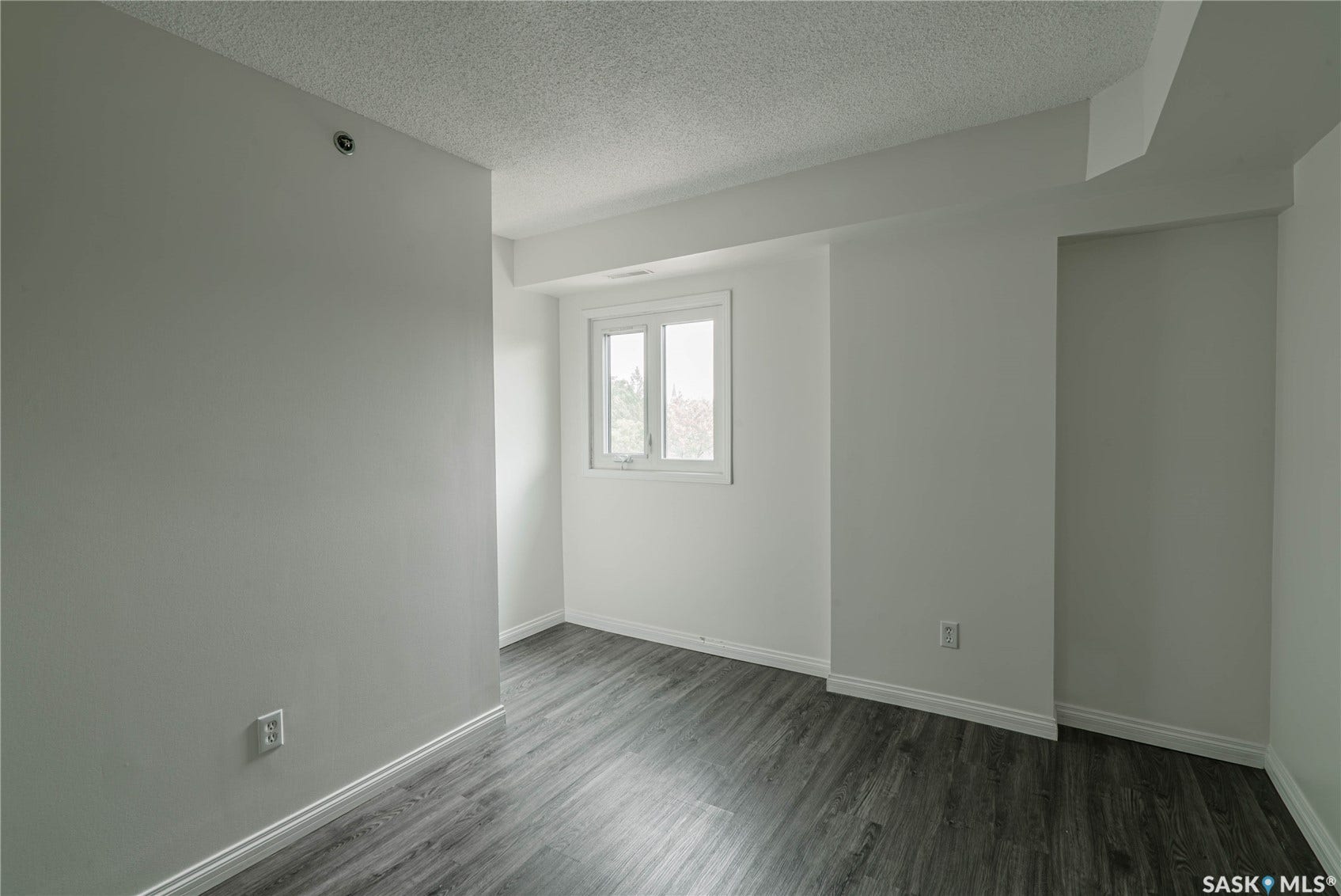 611 University Drive, #404, Saskatoon SK S7N 3Z1