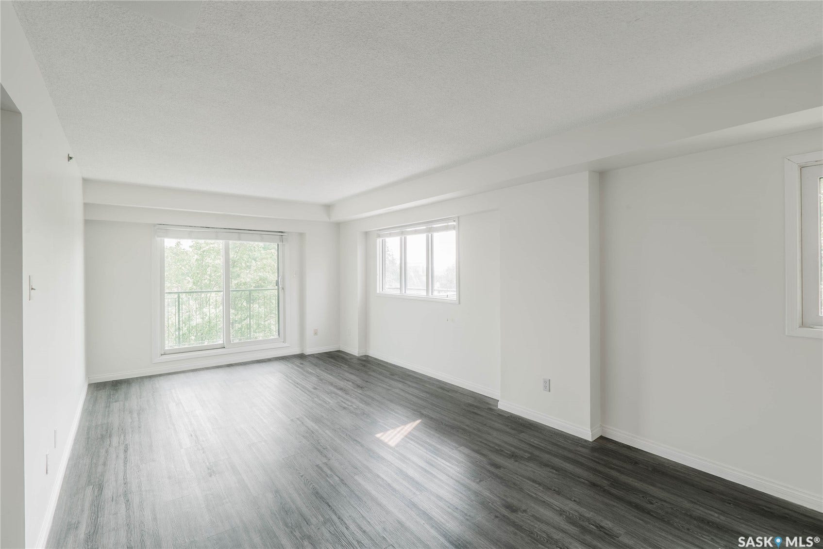 611 University Drive, #404, Saskatoon SK S7N 3Z1