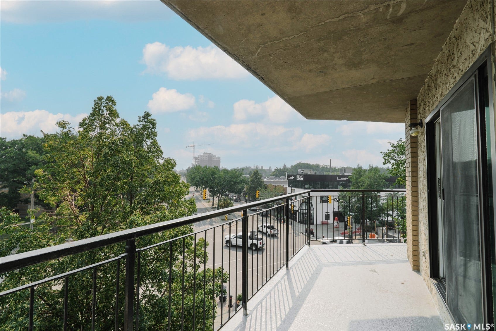 611 University Drive, #404, Saskatoon SK S7N 3Z1