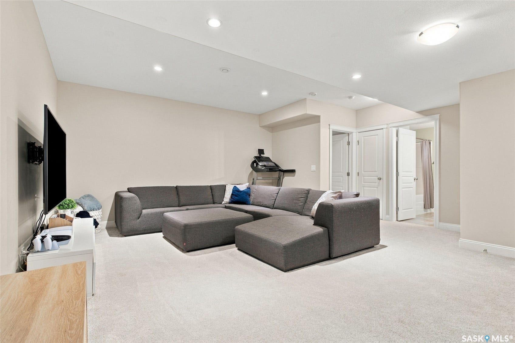 831 Salloum Crescent, Saskatoon SK S7W 0N2