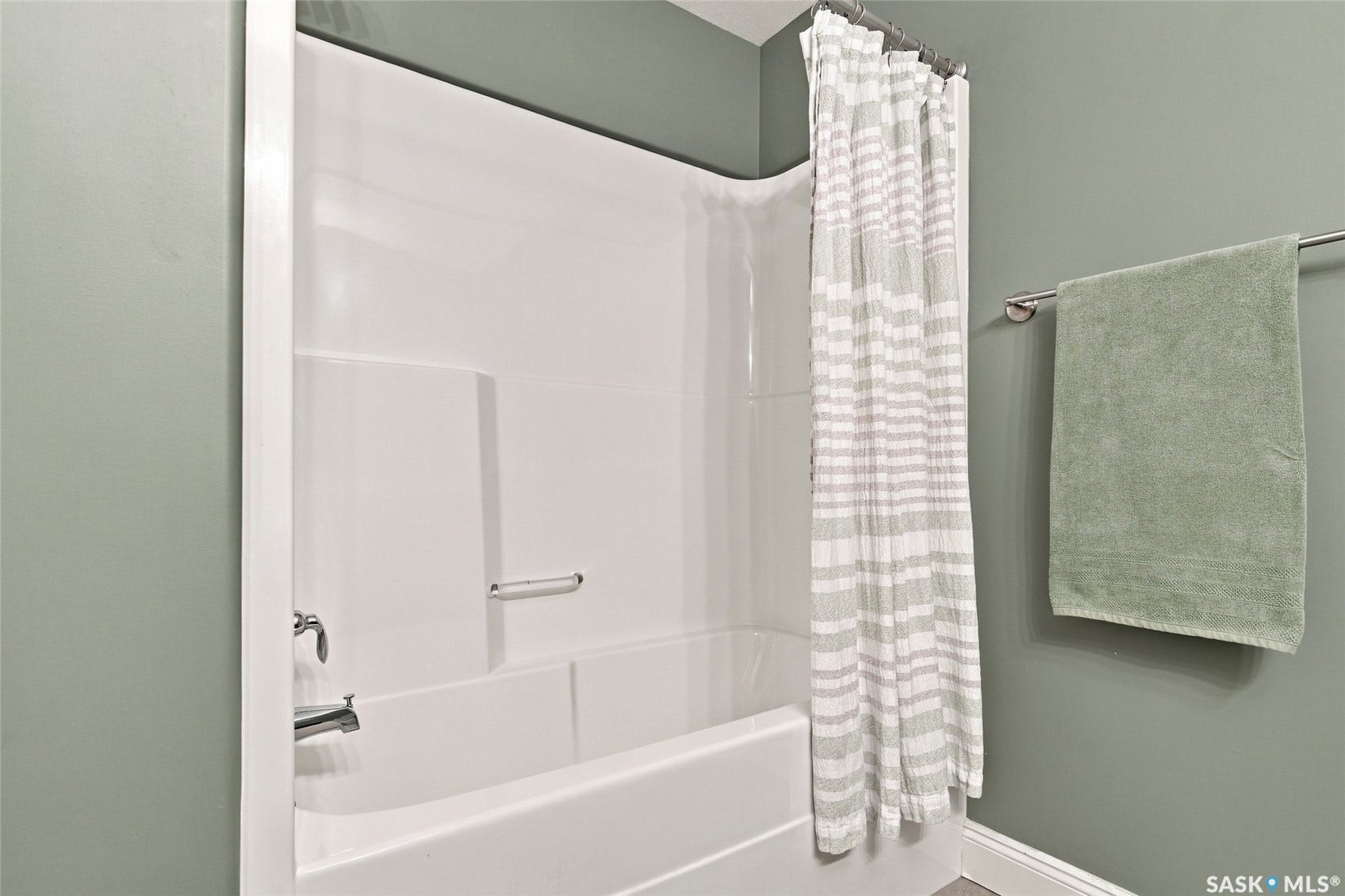 831 Salloum Crescent, Saskatoon SK S7W 0N2