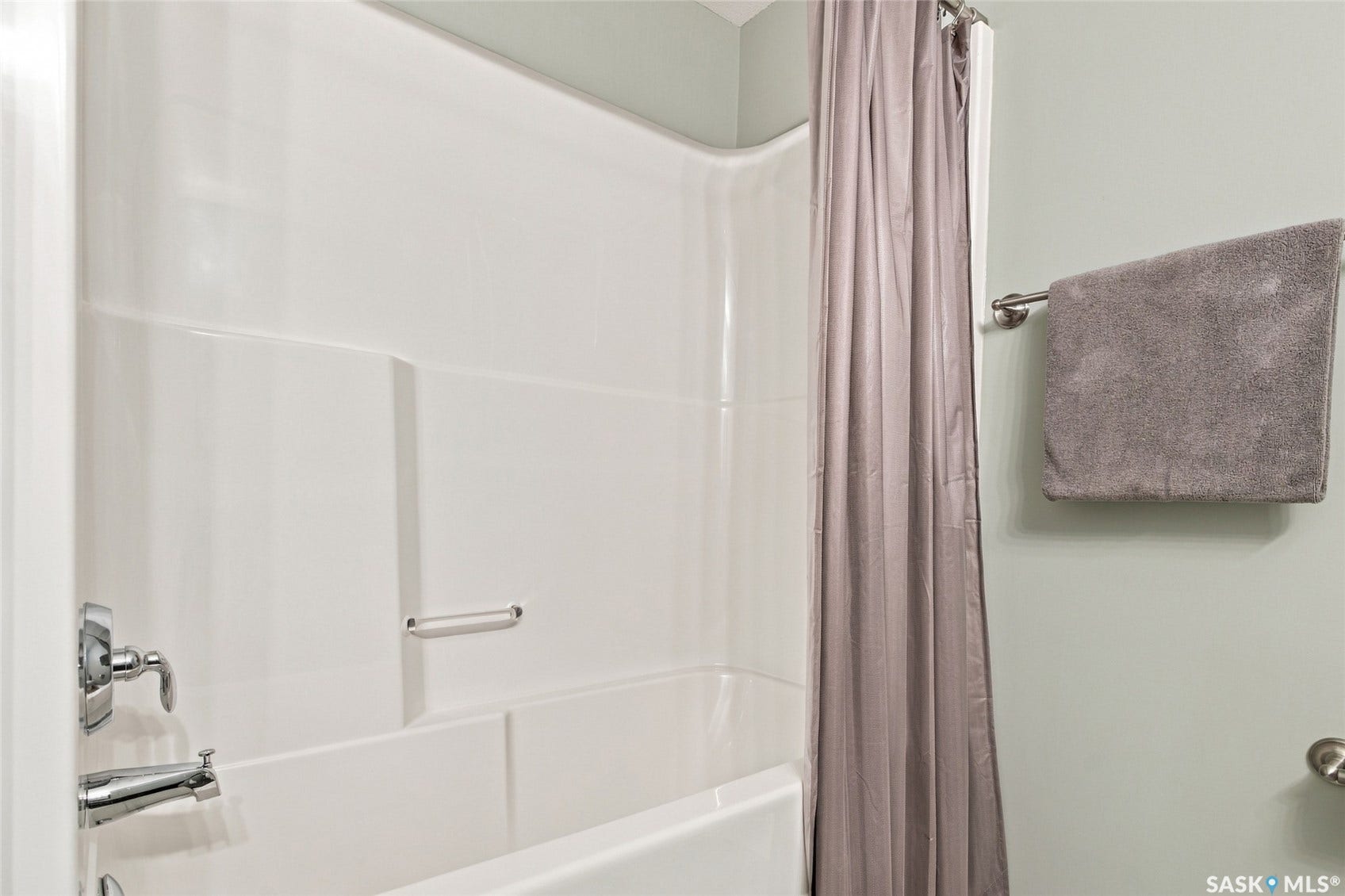831 Salloum Crescent, Saskatoon SK S7W 0N2