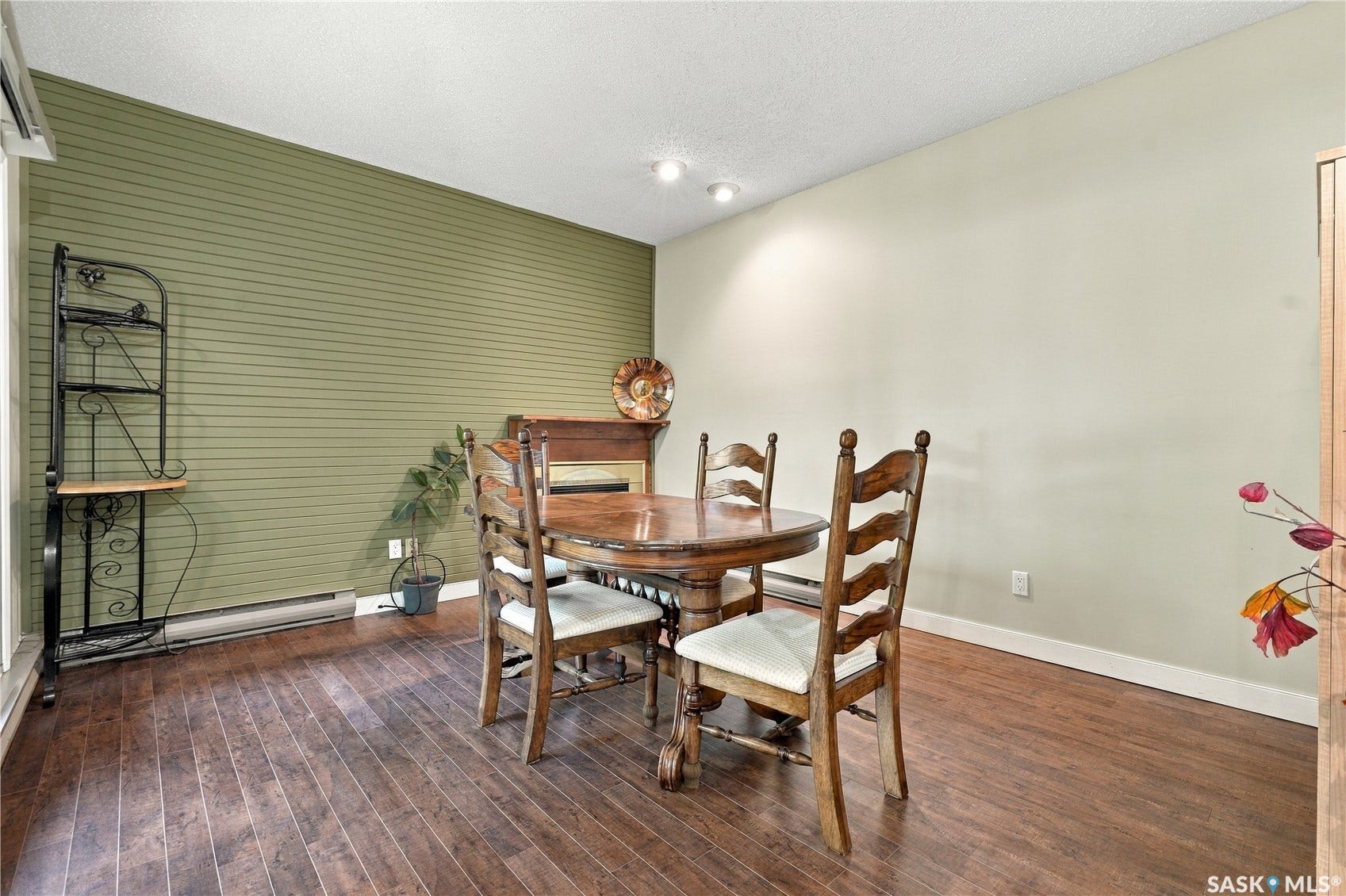 Wood-finish flooring throughout