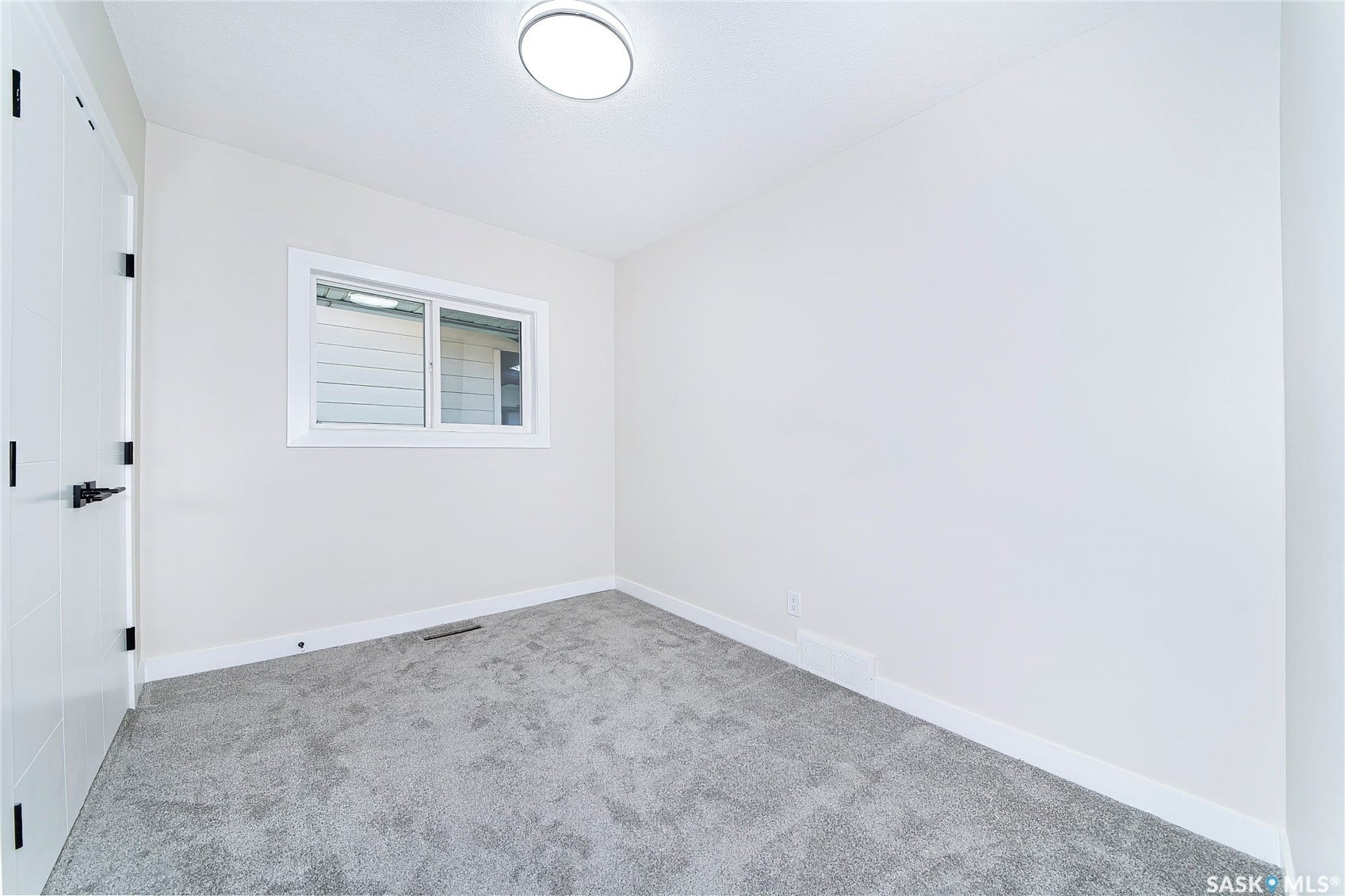 451 R Avenue S, Saskatoon SK S7M 2Z4