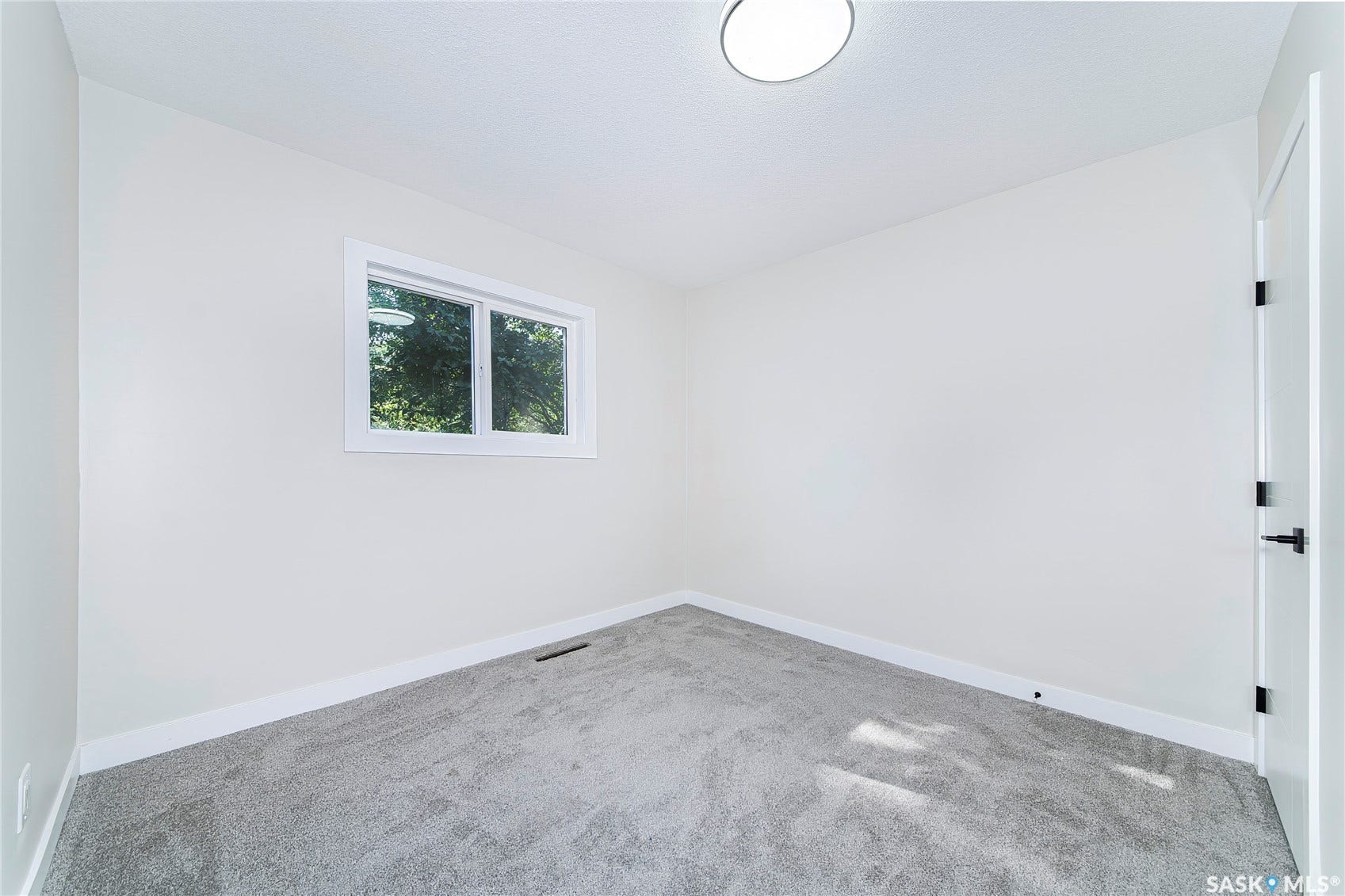 451 R Avenue S, Saskatoon SK S7M 2Z4